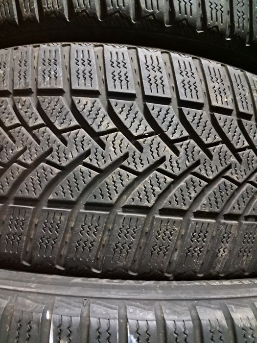 Anvelope second iarna 205 45 R17 Semperit