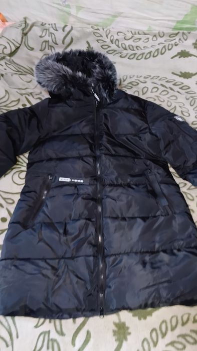 Продам куртку женскую 48р