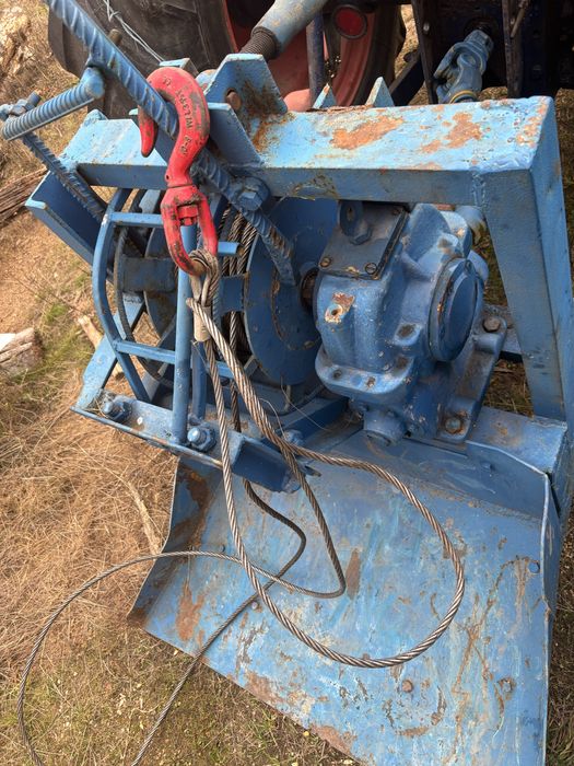 Dau troliu forestier plug pp3 si cositoare dupa tractor