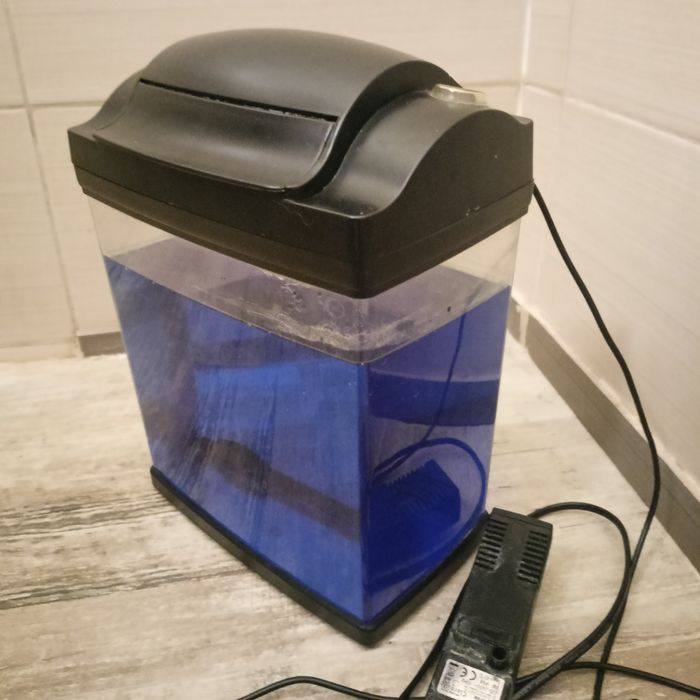Acvariu cu sistem filtrare inclus