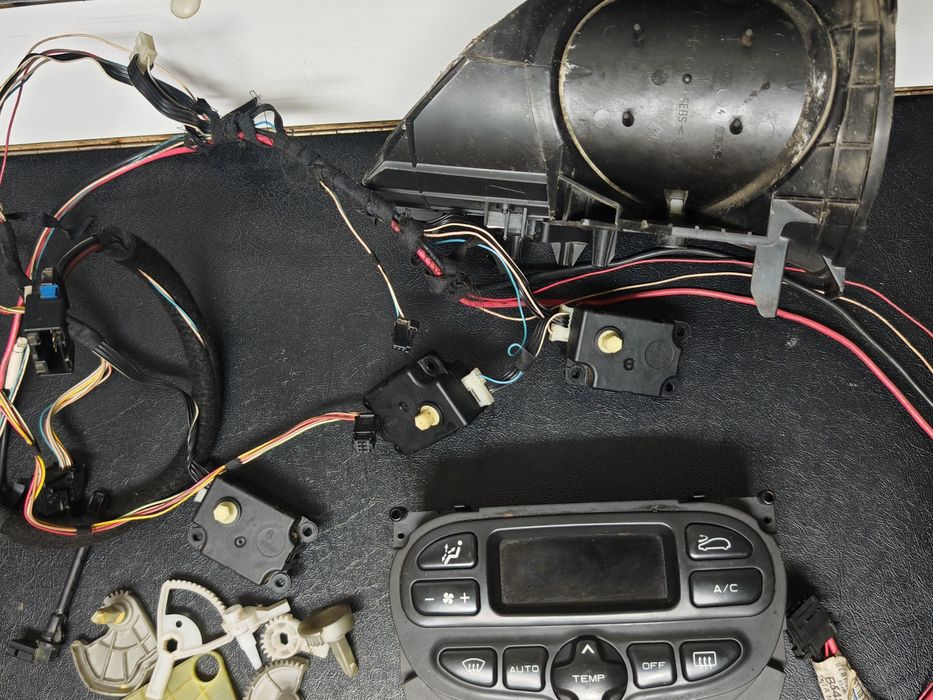 Clima digitala Peugeot 206 retrofit