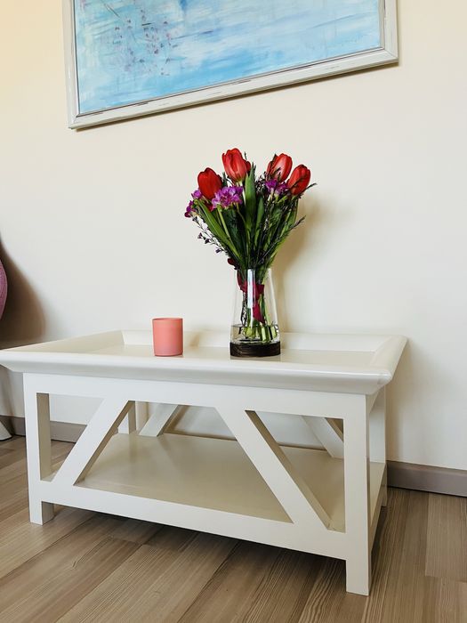 Masuta cafea culoare crem