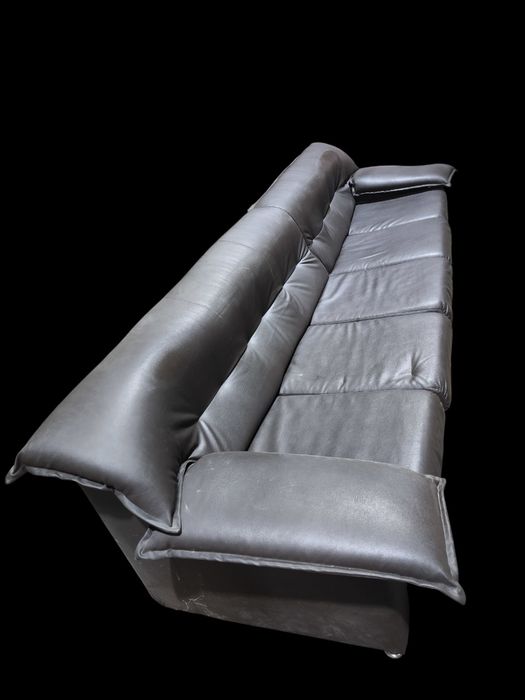 Продаётся диван, кожзам, для дома для офиса 3-5м