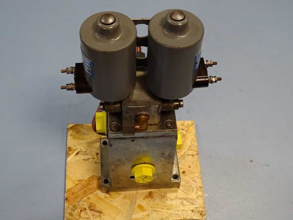 Пневматичен разпределител MEZ 6VZ за преса, гилотина, абкант