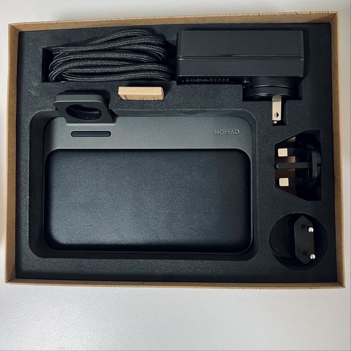 Станция за безжично зареждане Nomad, iPhone, Apple Watch, Airpods