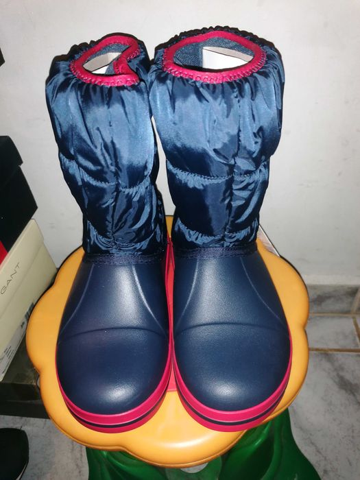 Олекотени апрески Crocs