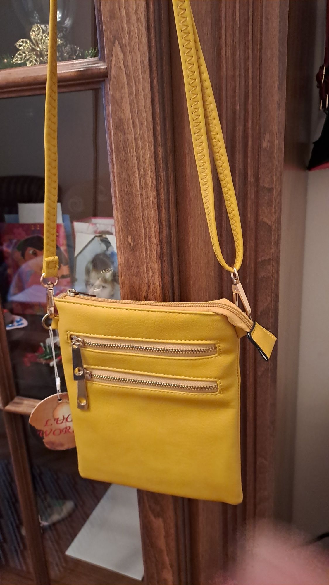 Дамска чанта цвят горчица