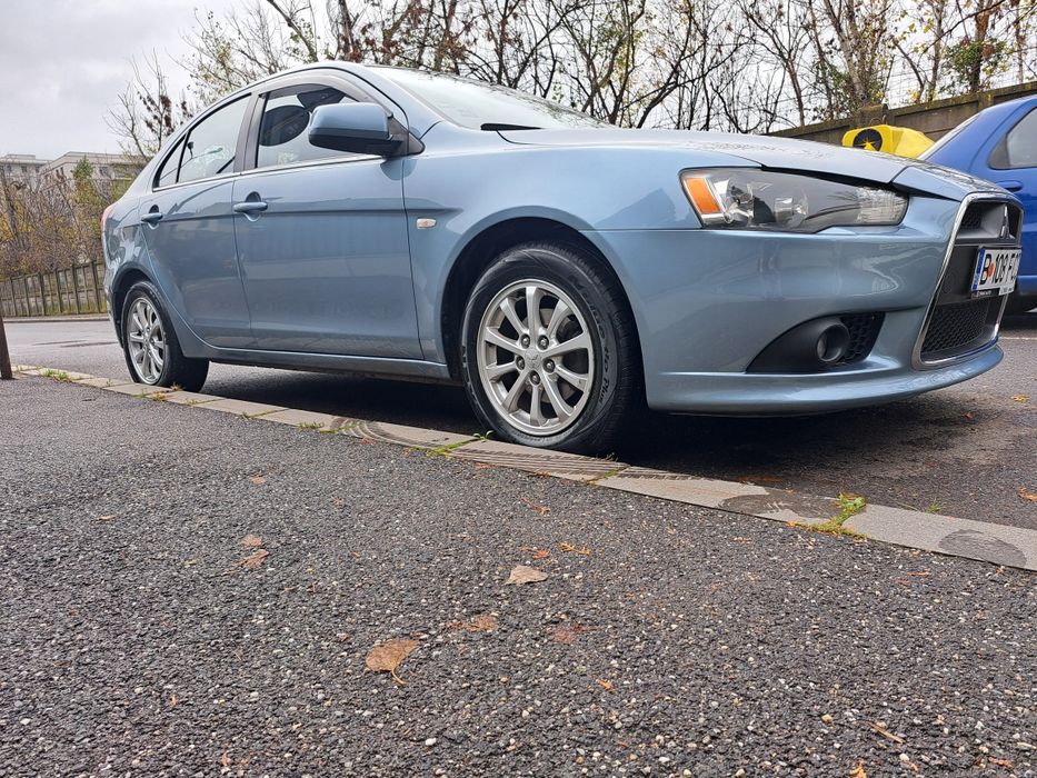 Mitsubishi Lancer