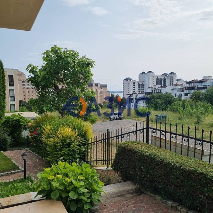 Студио в комплекс " "Relax Holiday " 1 етаж, България, Свети Влас, 42