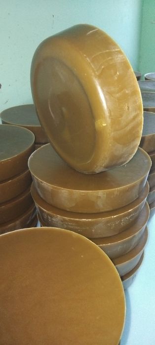 Ceară naturală de albine – curată, decantată, fără impurități