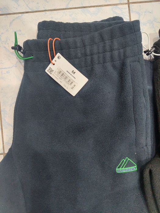 Pantaloni barbati M Superdry