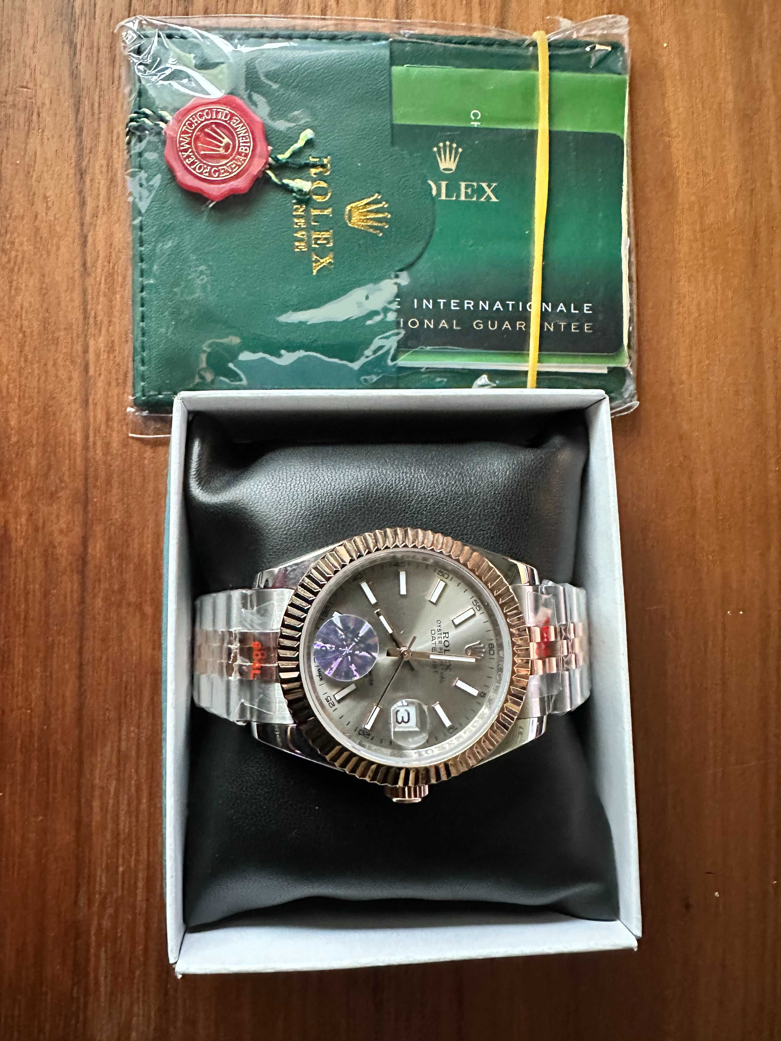 Часовник Rolex Oyster Perpetual Datejust с автоматичен механизъм