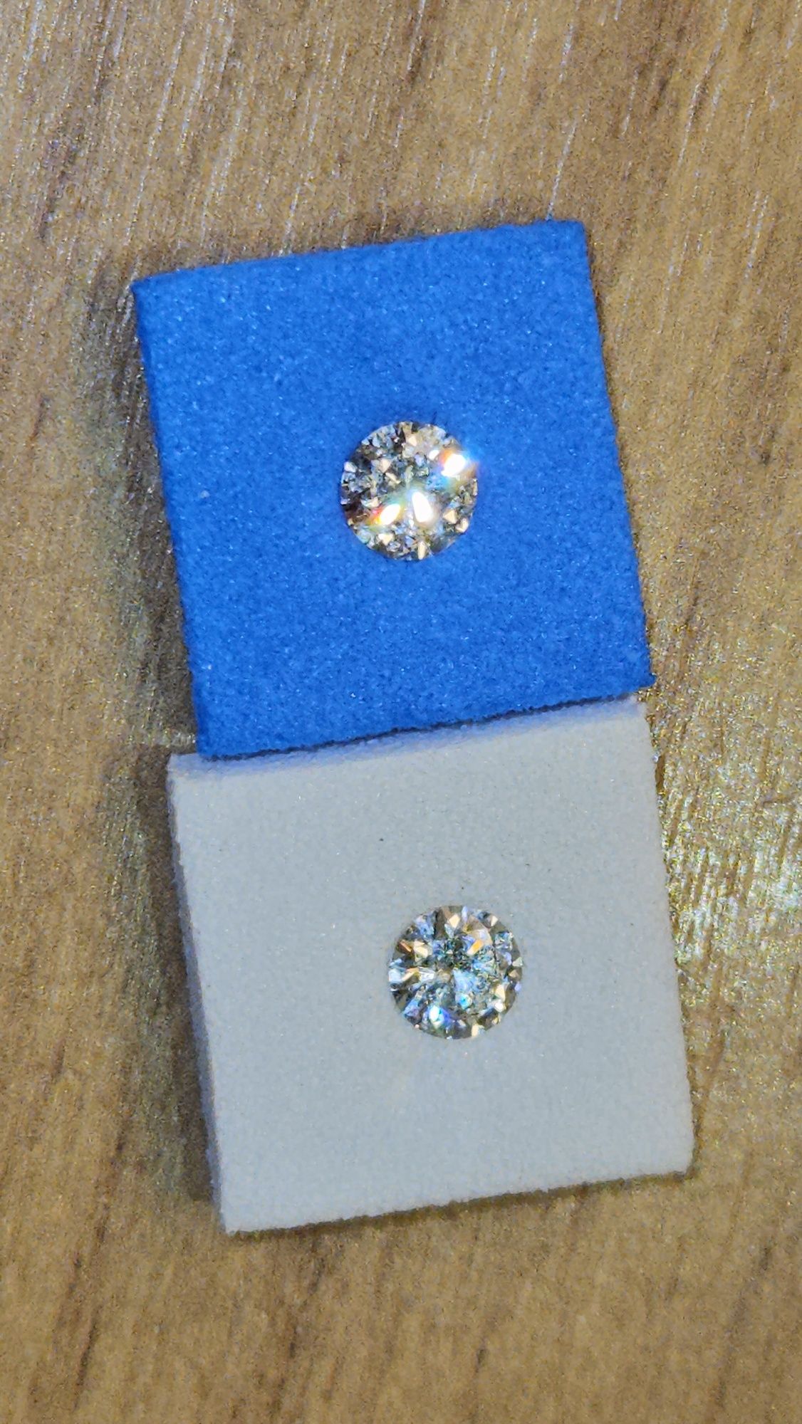 Diamanteria - Pietre pretioase si diamante naturale