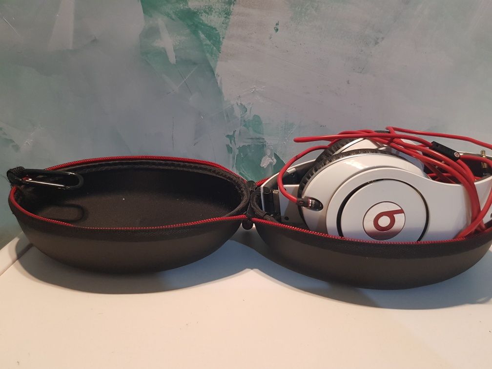 Beats by dr.dre слушалки