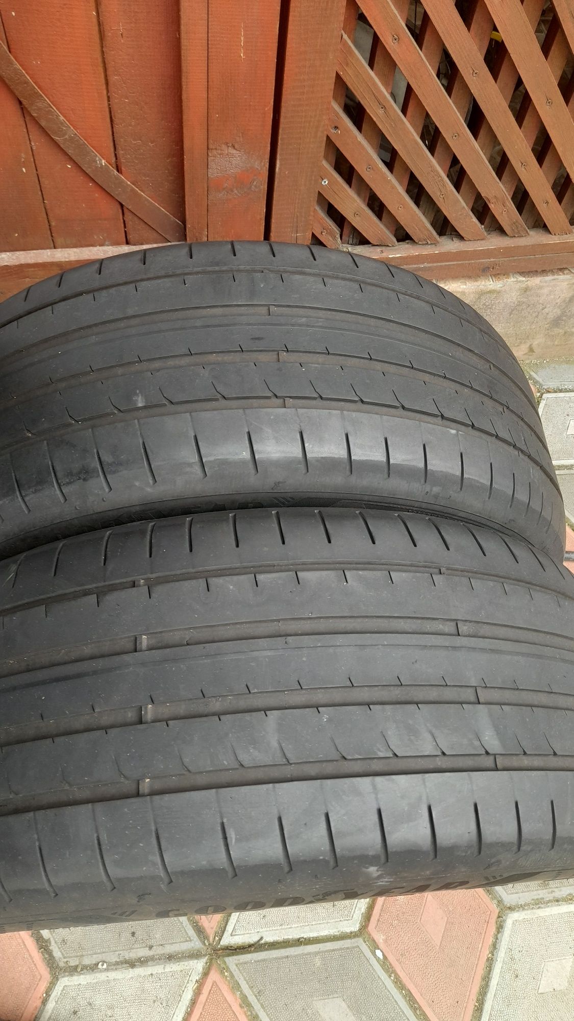 Vand 4 anvelope de vara 245 45 r19 GOODYEAR foarte bune din 2023