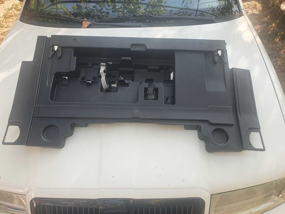 Cutie accesorii cric portbagaj Audi A5 si A4