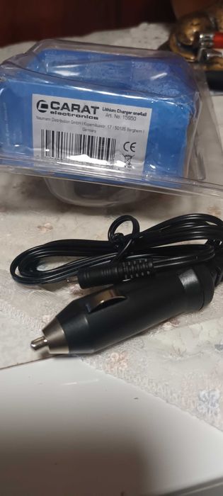 Продавам зарядно устройство 3S 12.6V 1А за кола