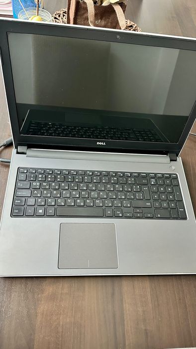 Лаптоп Dell Inspiron 5