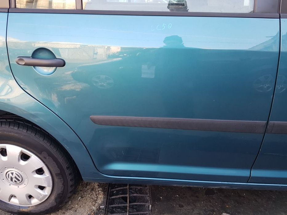 Usa / Portiera Dreapta Spate VW Touran 2003 - 2010 Cod Culoare LC5Q