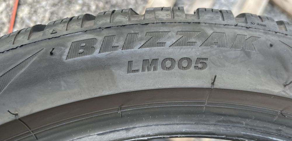 2бр 245/40/19 на 5,7мм с 23дот