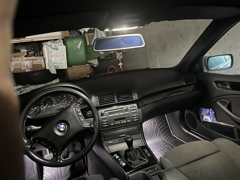 BMW 320i  2002 фейслифт бензин-газ