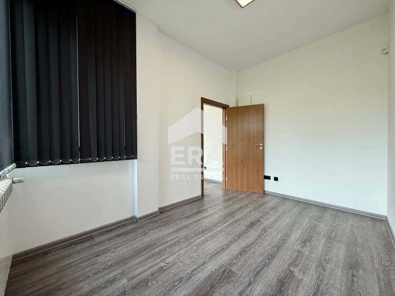 Дава се под наем Офис в София, Лозенец - 89 кв.м за 990 € - Снимка #10