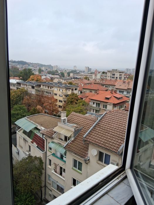 Продавам апартамент плевен център