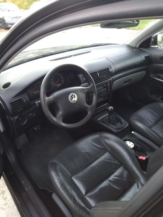 Vw PASSAT anul 2000