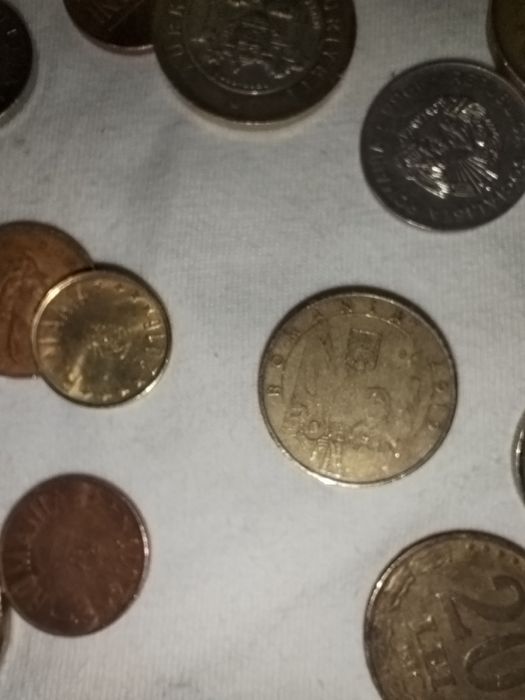 Monezi straine si romanesti
