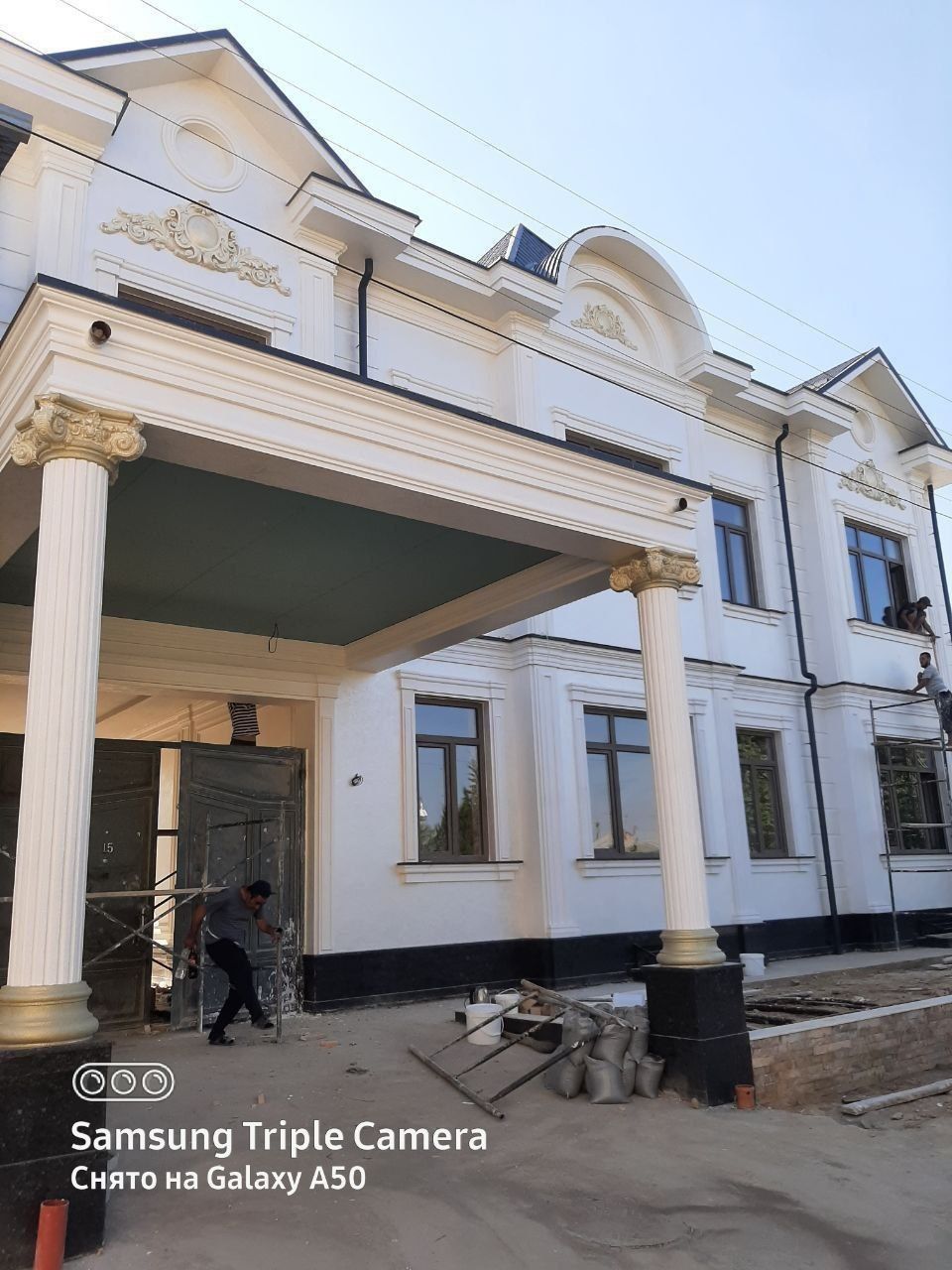 Travertin dojdik fasad