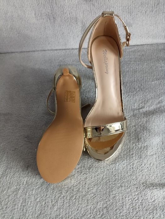 Sandale elegante aurii