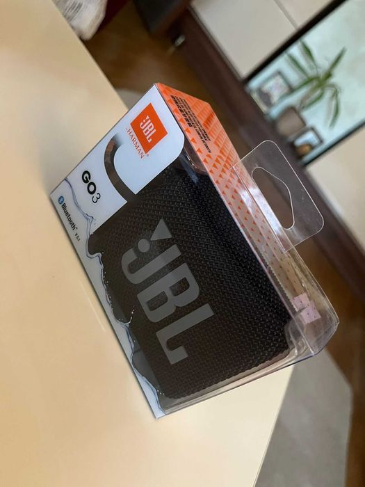 Boza portabila JBL