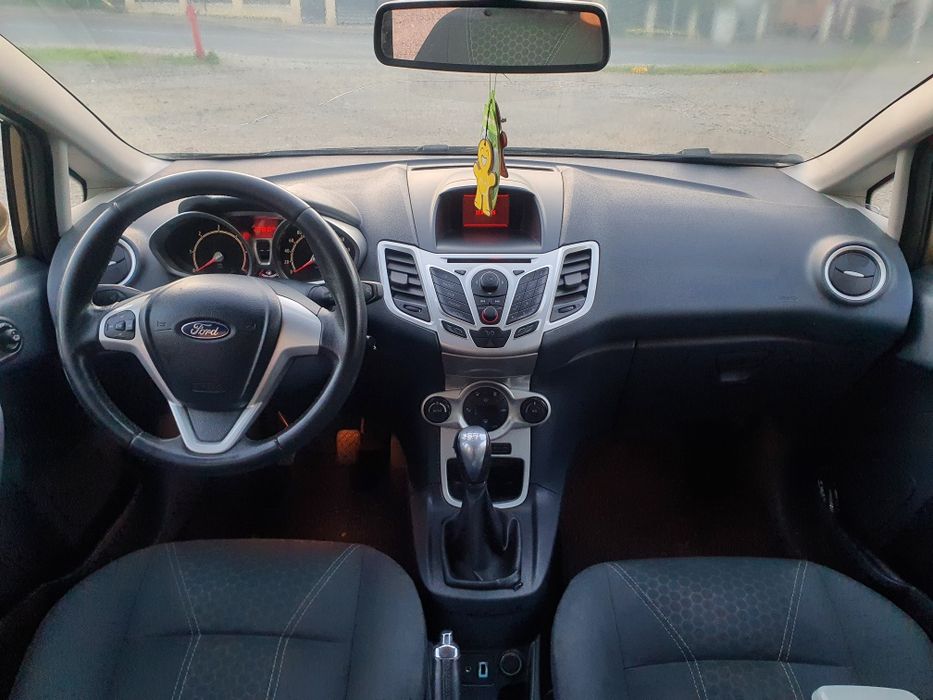 Ford Fiesta    .