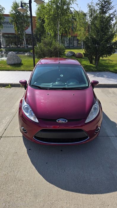 Ford fiesta   Titanium Magenta