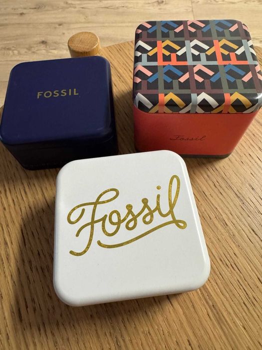 Vand cutie ceas  - 5 bucati