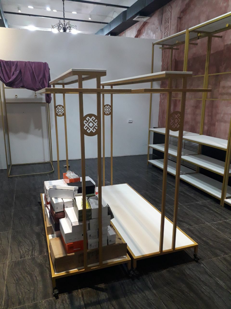 Женский магазин ушын Loft стильдеги мебеллер сатылады