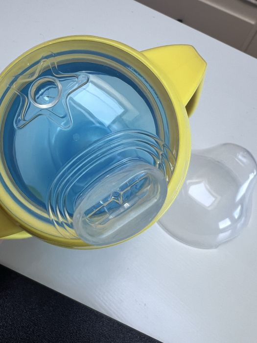 Cană Tommee Tippee nefolosita– duză silicon moale, anti-vărsare