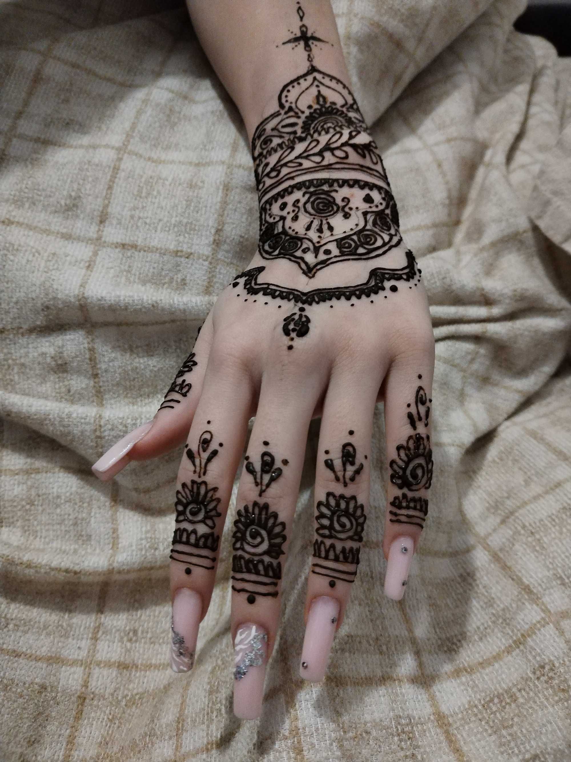 Tatuaj temporar henna