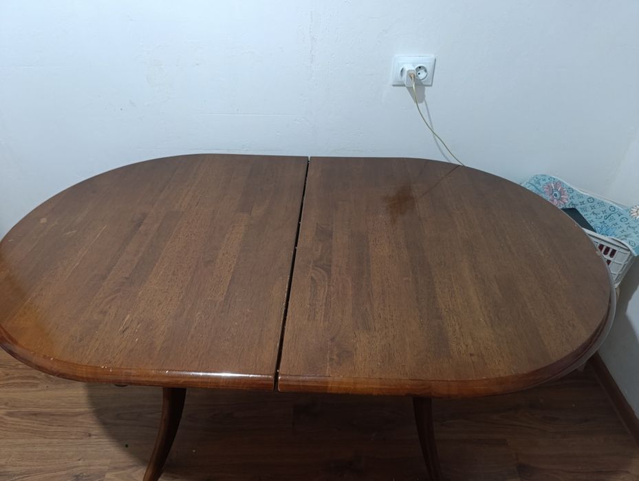 Продаю кухонный стол