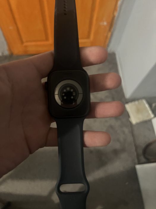 watch 10 часовник