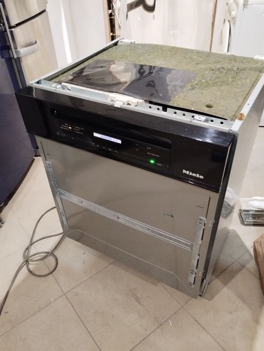 Съдомиялна MIELE Auto Open black edition