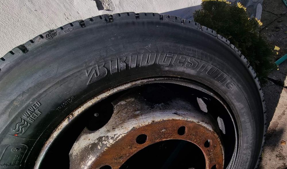 Гума с джанта 295 /  60  /  22.5  BRIDGESTONE