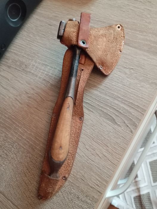 Cuțit de vânătoare Solingen+ topor mic HJ