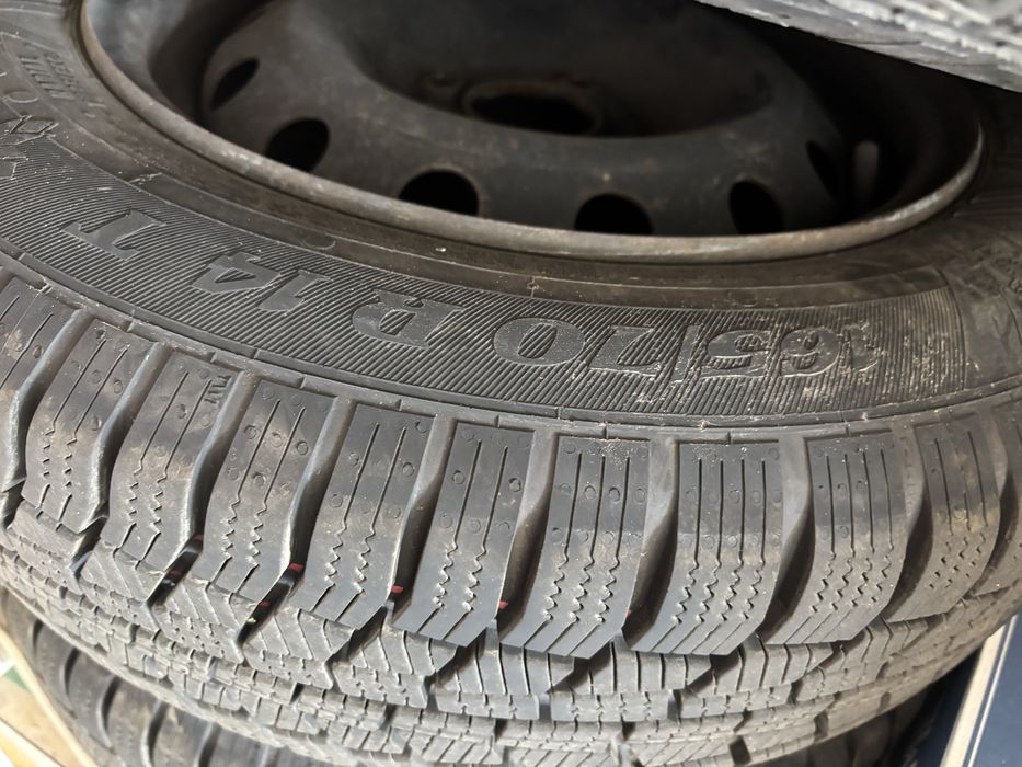 Зимни гуми със джанти  165/70R14 за Пежо