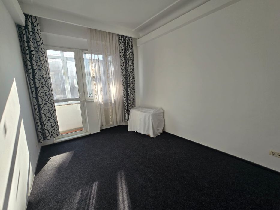 Apartament cu 4 camere de vanzare zona piata victoriei