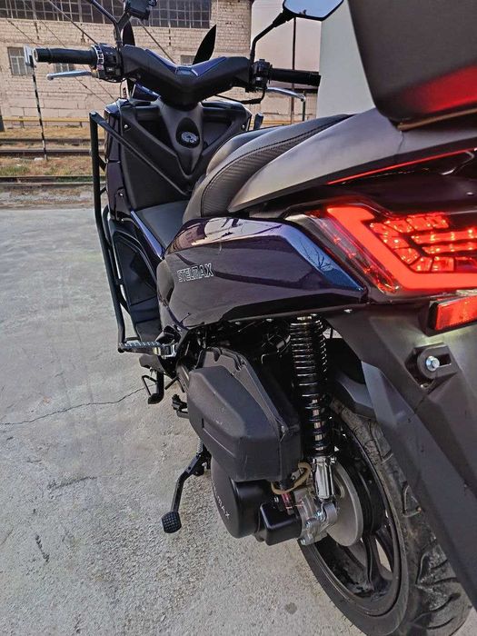 продам скутер S max