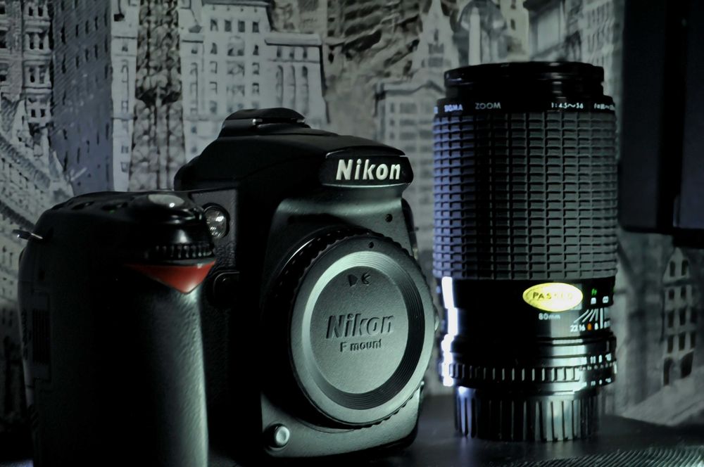 Nikon D90 - камера