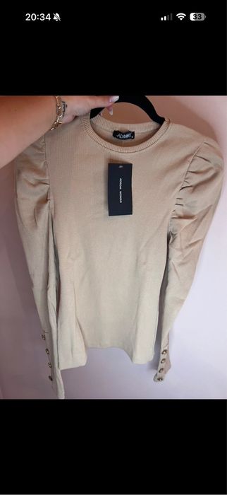 Bluza cu umeri bufanti