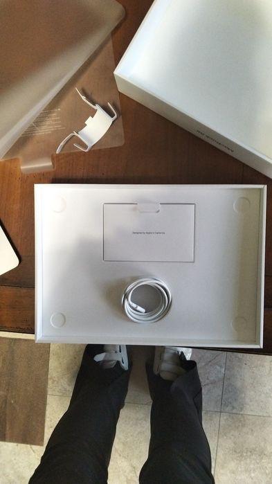 Makbook air 13 продам новый