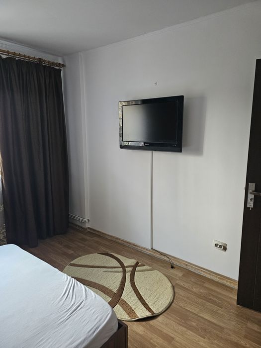 Inchiriez apartament 3 camere